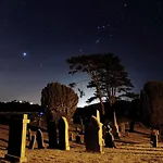 Quirky Bohemian District Miners Cottage- 6 Bd