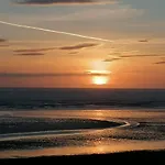 Quirky Bohemian District Miners Cottage- 6 Bd *