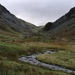 Quirky Bohemian District Miners Cottage- 6 Bd *