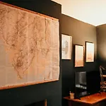 Quirky Bohemian District Miners Cottage- 6 Bd * 米勒姆