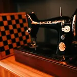 Quirky Bohemian District Miners Cottage- 6 Bd 度假居 米勒姆