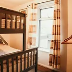 Quirky Bohemian District Miners Cottage- 6 Bd *