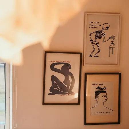 Quirky Bohemian District Miners Cottage- 6 Bd 度假居 米勒姆