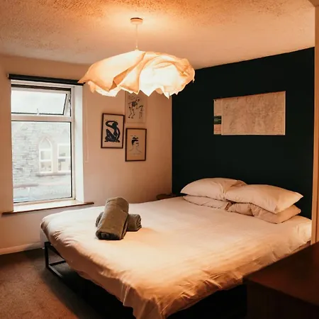 Quirky Bohemian District Miners Cottage- 6 Bd 度假居 *