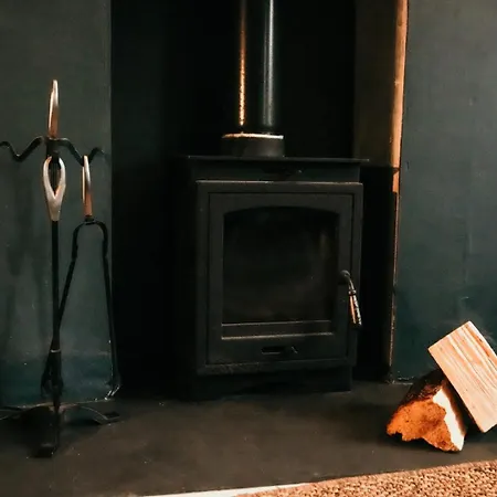 Quirky Bohemian District Miners Cottage- 6 Bd 度假居 米勒姆