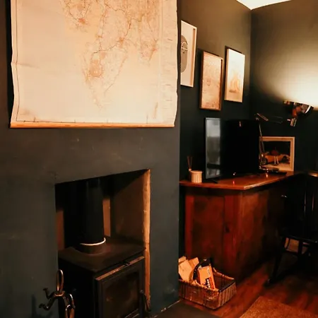 Quirky Bohemian District Miners Cottage- 6 Bd Nyaraló