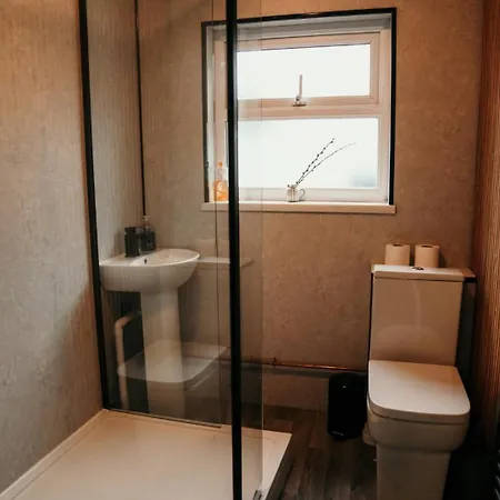 Quirky Bohemian District Miners Cottage- 6 Bd * Millom