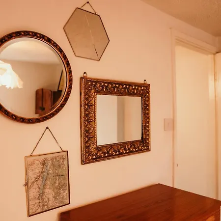 Nyaraló Quirky Bohemian District Miners Cottage- 6 Bd *